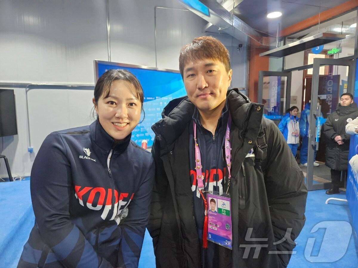 본문 이미지 - 김경애(왼쪽)와 임명섭 감독 ⓒ News1 안영준 기자