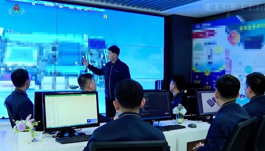 본문 이미지 - 7일 조선중앙TV에 따르면 지난달 특집으로 방영된 '세계와 경쟁하라' 영상물에 미국 문서 작성 프로그램을 사용하는 모습이 포착됐다. (조중TV 갈무리) 