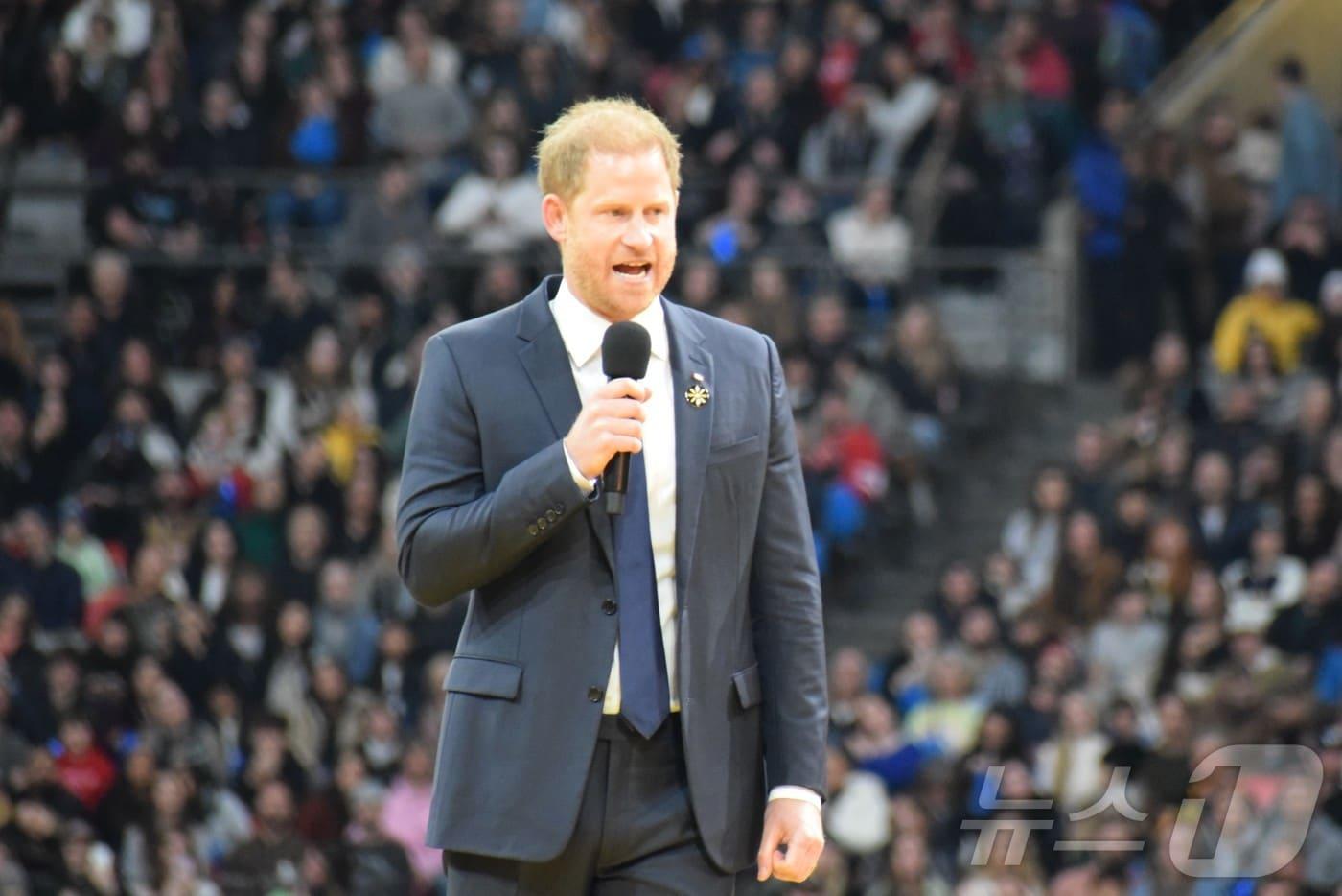 해리 영국 왕자가 8일&#40;현지시간&#41; 캐나다 밴쿠버 BC플레이스 스타디움에서 열린 &#39;2025 캐나다 인빅터스 게임&#39;&#40;제7회 세계상이군인체육대회&#41; 개막식에서 연설하고 있다. &#40;국가보훈부 공동취재단&#41; 2025.2.9/뉴스1
