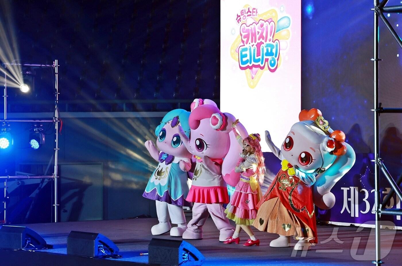 9일 강원도 태백시 고원체육관에서 &#39;제32회 태백산 눈축제&#40;2025 태백 겨울 축제&#41;&#39;를 맞아 &#39;캐치! 티니핑 싱어롱쇼&#39;가 펼쳐지고 있다. &#40;태백시 제공&#41; 2025.2.9/뉴스1 ⓒ News1 신관호 기자