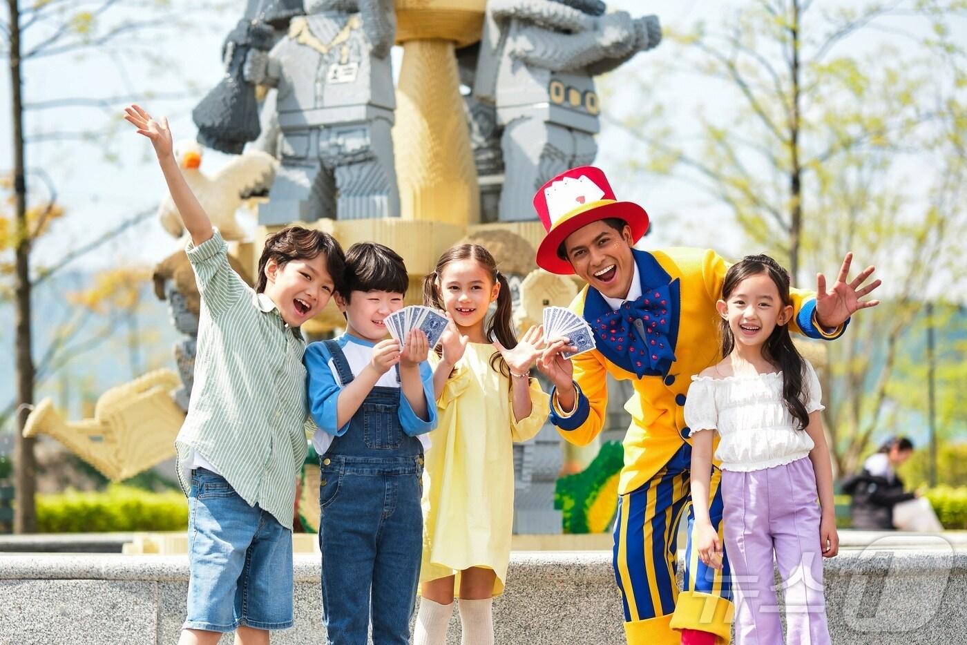 본문 이미지 - 레고랜드가 봄 시즌을 맞아 플래시 세일과 함께 신규 연간이용권 2종을 출시했다.(레고랜드 제공, 재판매 및 DB금지)