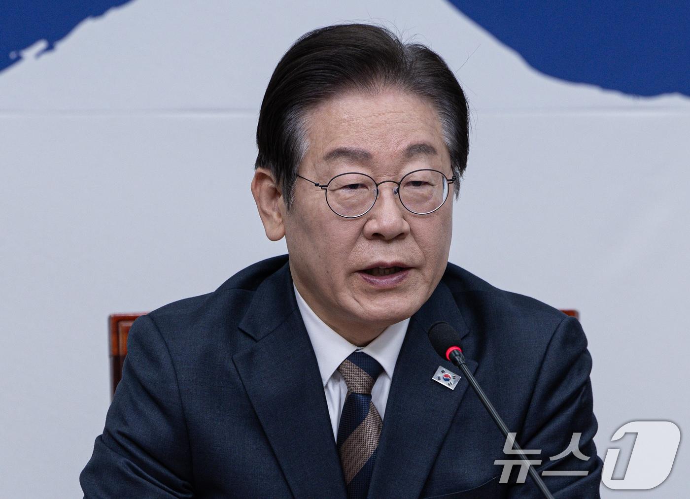 본문 이미지 - 이재명 더불어민주당 대표가 10일 오전 서울 여의도 국회에서 열린 최고위원회의에서 발언을 하고 있다. 2025.3.10/뉴스1 ⓒ News1 이재명 기자