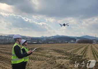 본문 이미지 - 대전 유성구 개발제한구역 불법 행위 드론 단속 모습.(대전 유성구 제공.재판매 및 DB금지)/뉴스1 