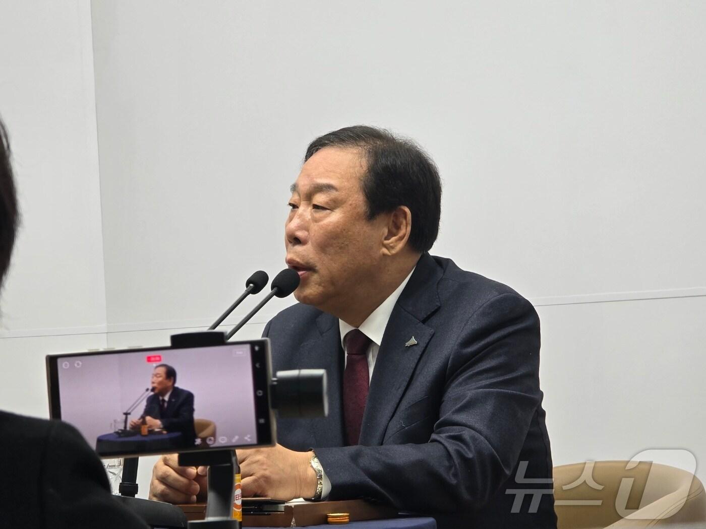 본문 이미지 - 10일 기자간담회 하는 최민호 세종시장. ⓒ News1 장동열 기자