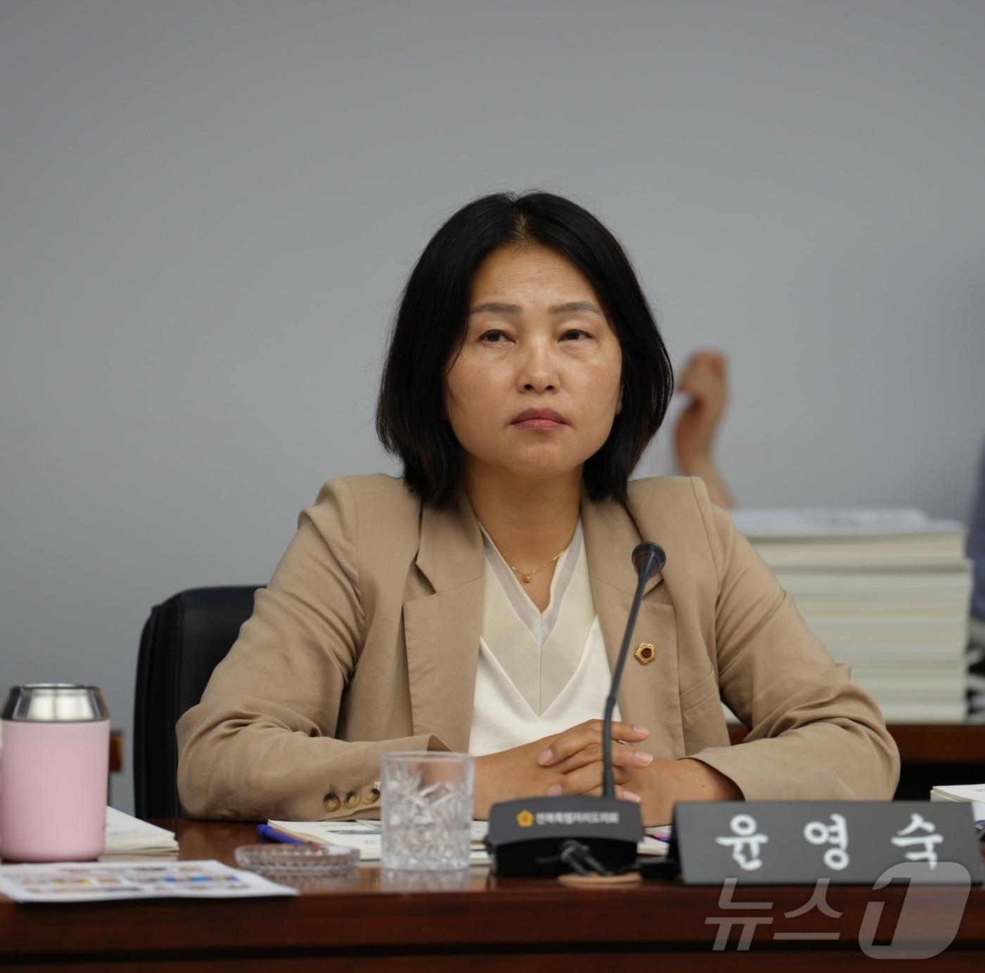 본문 이미지 - 영숙 의원(익산3)이 전국 최초로 발의할 ‘전북자치도교육청 디지털기기 화재 예방을 위한 소화장치 설치 및 유지·관리 조례안’ 토론회를 개최한다.(의회제공. 재판매 및 DB금지)2025.3.10/뉴스1