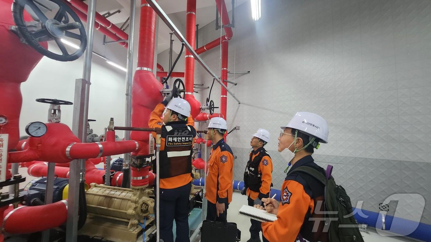 전북자치도소방본부가 봄철 화재 예방을 위한 화재안전조사에 나선다.&#40;전북소방 제공. 재판매 및 DB금지&#41;