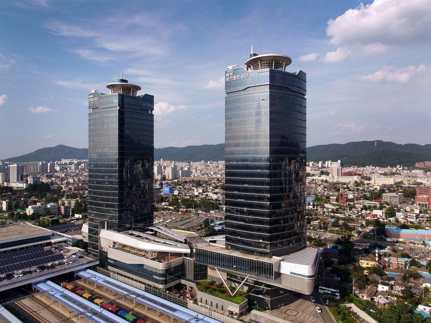 본문 이미지 - 국가철도공단 사옥 전경.&#40;국가철도공단 제공&#41;