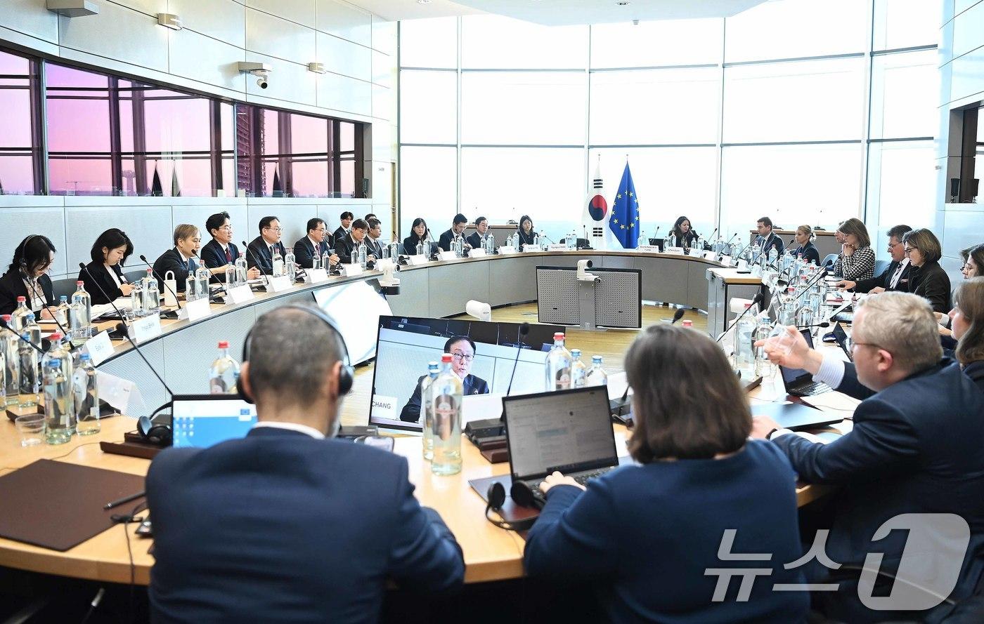 본문 이미지 - 제12차 한-EU FTA 무역위원회. (산업통상부 제공, 재판매 및 DB금지) 2025.3.10 ⓒ 뉴스1