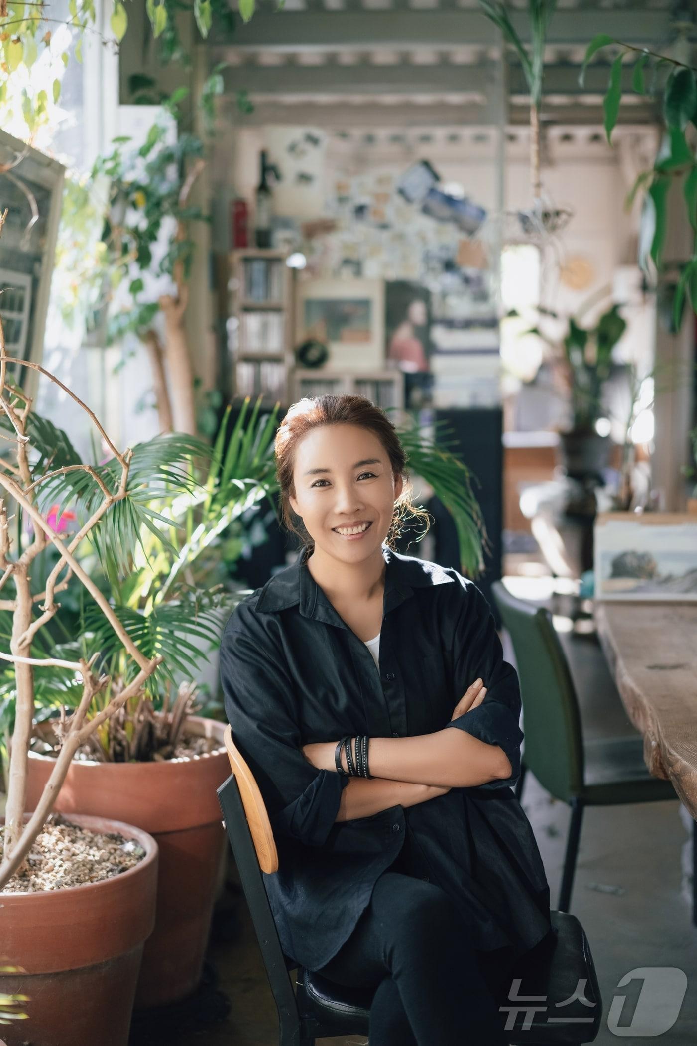 본문 이미지 - 황지해 작가. (청주시 제공. 재판매 DB금지)