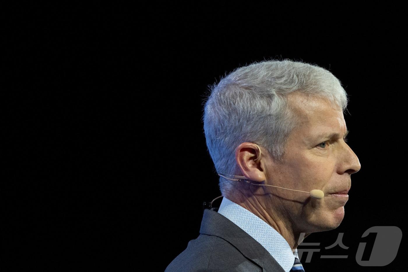 본문 이미지 - 크리스 라이트 미국 에너지부 장관이 10일(현지시간) 텍사스주 휴스턴에서 열린 에너지 콘퍼런스인 세라위크(CERAWeek)에서 연설하고 있다. ⓒ 로이터=뉴스1 ⓒ News1 류정민 특파원