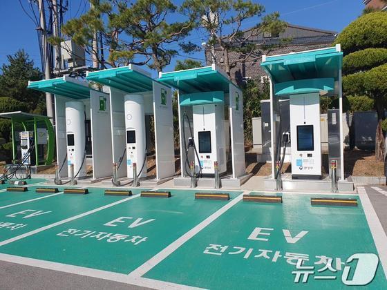 본문 이미지 - 정읍시청 내 전기차 충전시설(뉴스1/DB) 