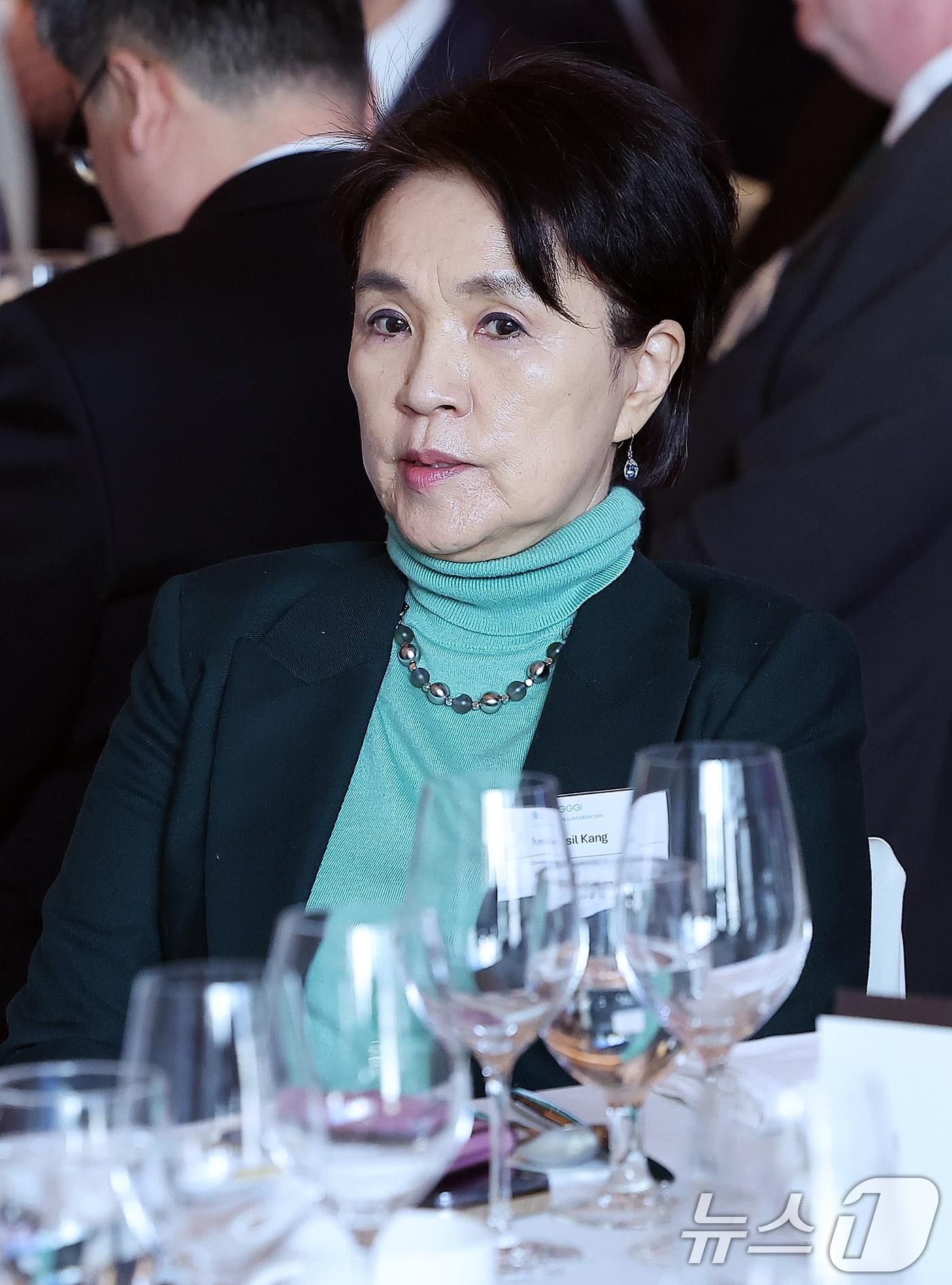 본문 이미지 - 강금실 전 법무부 장관이 11일 서울 중구 웨스틴 조선호텔에서 열린 김상협 글로벌녹색성장연구소(GGGI) 사무총장 취임식에 참석하고 있다. 2025.3.11/뉴스1 ⓒ News1 김진환 기자