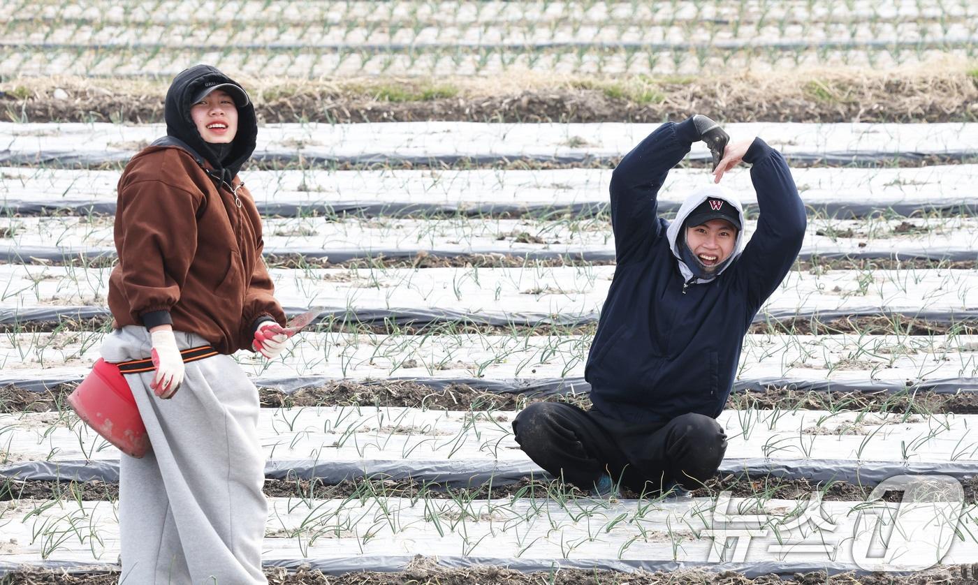 외국인 계절 근로자&#40;자료사진&#41;/뉴스1 DB