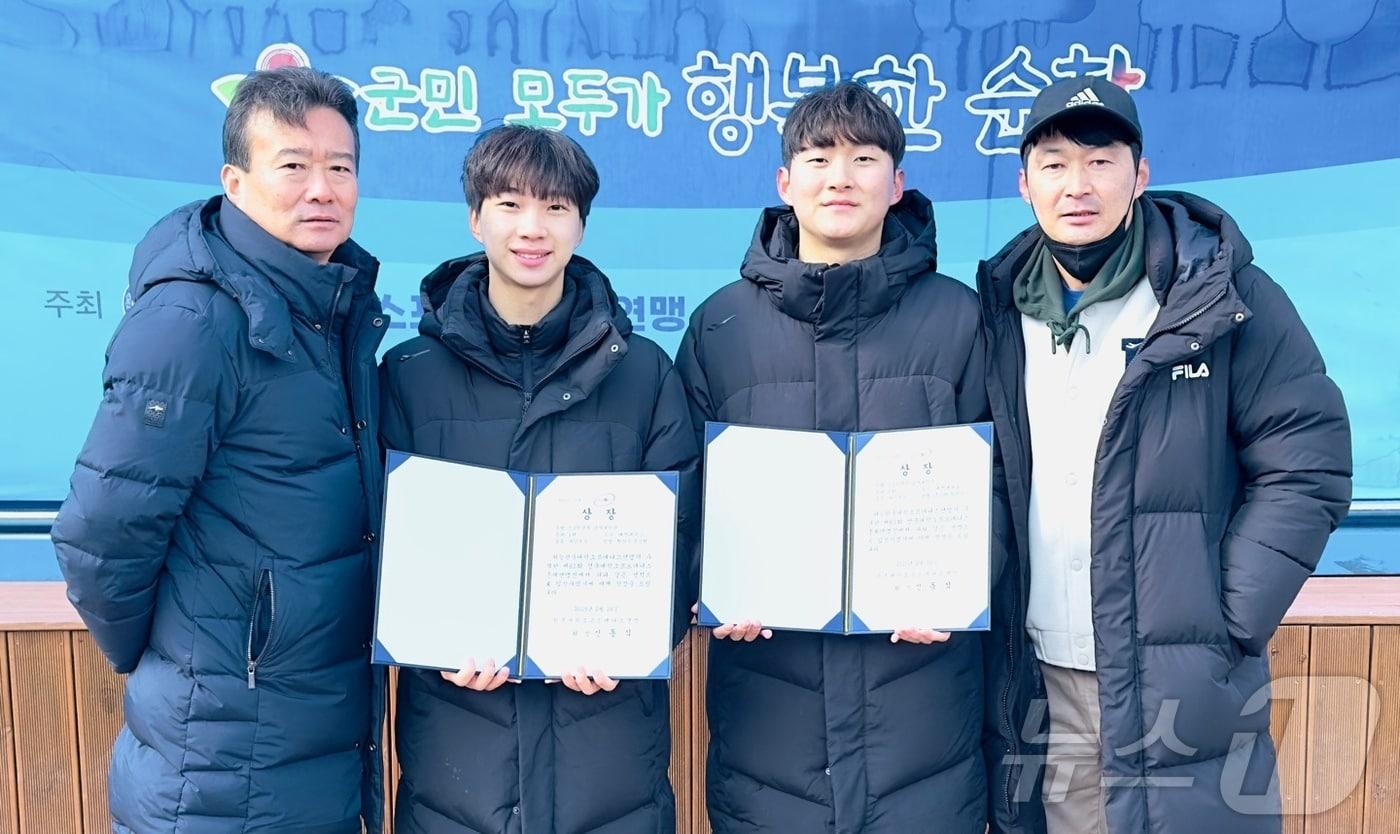 왼쪽부터 조홍석 감독, 황찬우·홍상현 선수, 김기성 코치 (대전대 제공.재판매 및 DB금지)/뉴스1