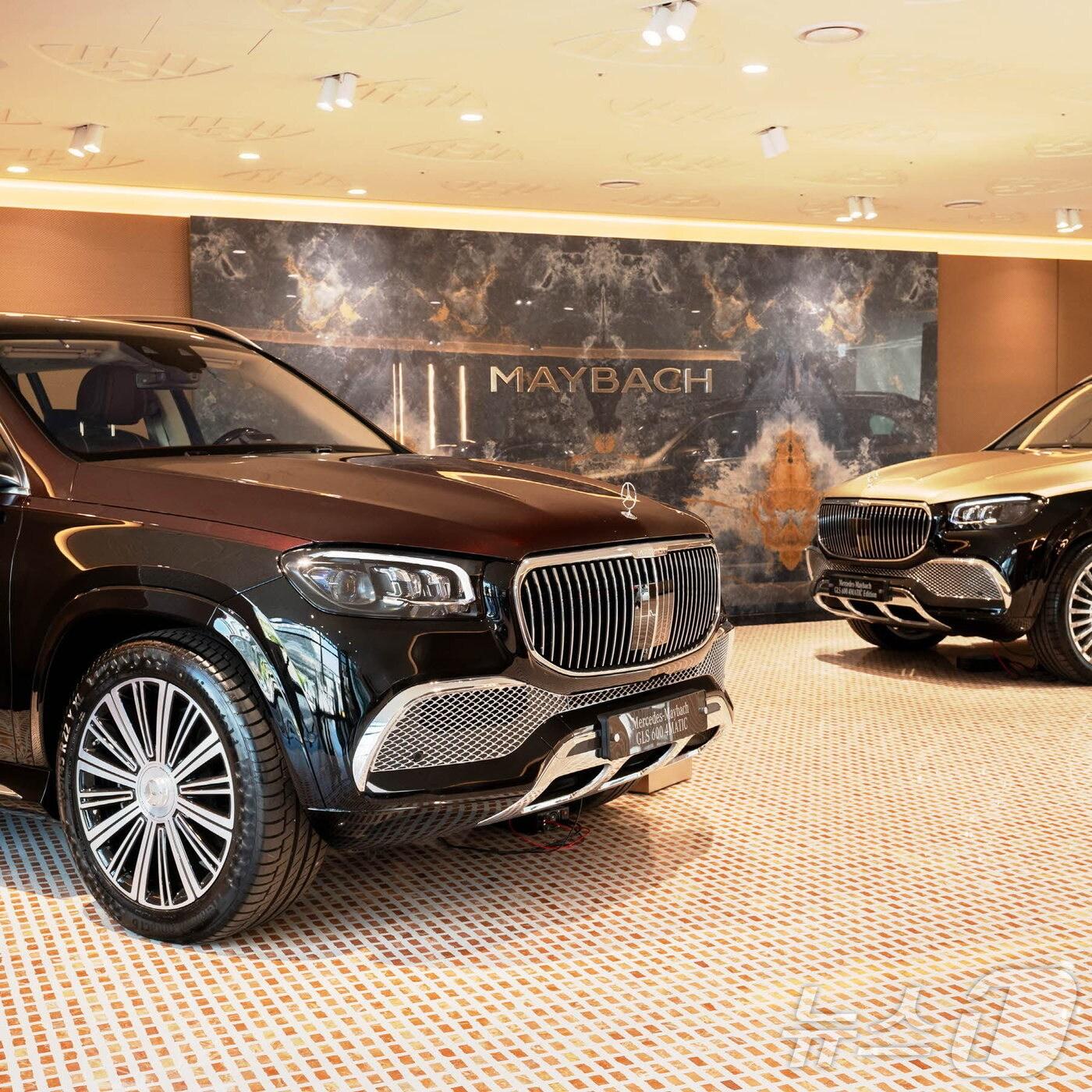 본문 이미지 - 메르세데스-벤츠 청담전시장 '익스클루시브 라운지 플러스' (메르세데스-벤츠 제공) 