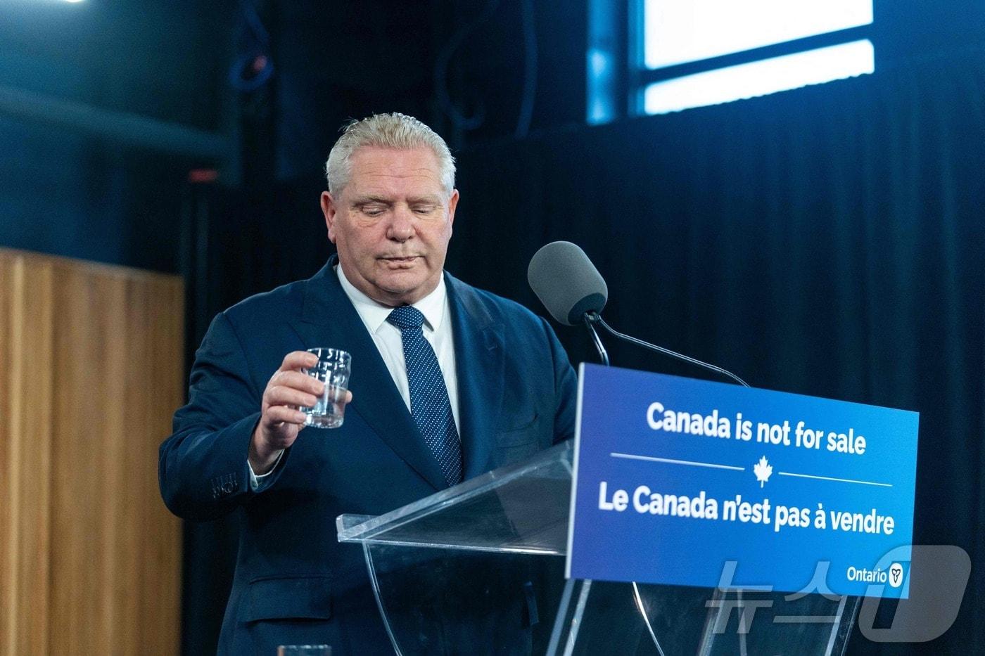 더그 포드 캐나다 온타리오 주지사가 10일&#40;현지시간&#41; 미국에 수출하는 전기 요금을 25% 할증한다고 발표했다. 2025.03.10. ⓒ AFP=뉴스1