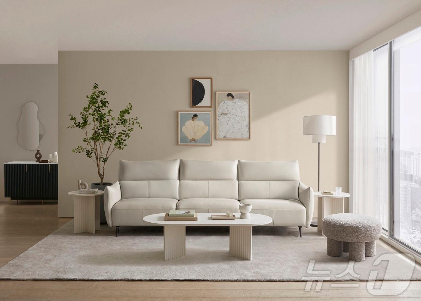 신세계까사 온라인 채널 전용 상품 '루체' 소파 2종 출시 (신세계까사 제공)