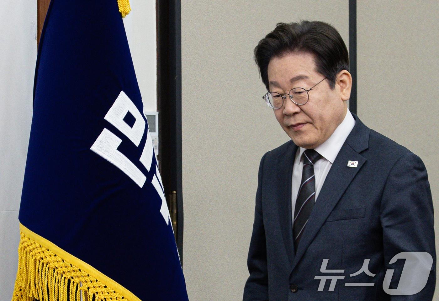 이재명 더불어민주당 대표가 12일 오전 서울 여의도 국회에서 열린 최고위원회의에 참석하고 있다. 2025.3.12/뉴스1 ⓒ News1 이재명 기자