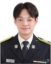 본문 이미지 - 12일 제주시 삼양이동 목욕탕에서 쓰러진 80대 남성을 구한 제주동부소방서 구좌119센터 소속 김형석 소방사.(제주도소방안전본부 제공. 재판매 및 DB 금지)