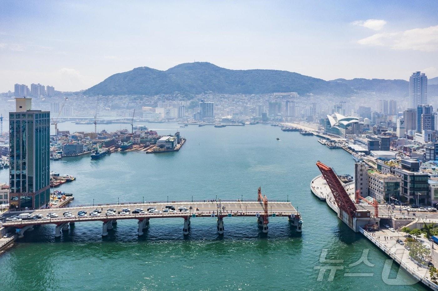 부산 영도대교 전경(부산시설공단 제공. 재판매 및 DB 금지)