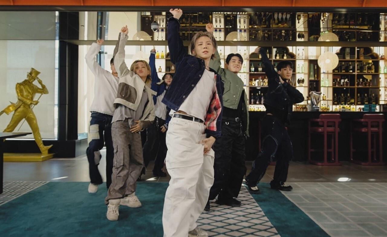본문 이미지 - 댄스크루 위댐보이즈가 참여한 디아지오의 책임음주 캠페인 댄스 챌린지.(디아지오코리아 제공)