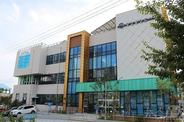 본문 이미지 - 광양용강도서관 