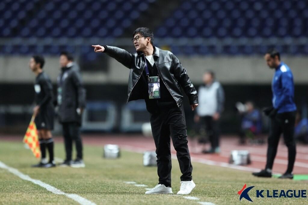 본문 이미지 - 광주FC 이정효 감독. &#40;한국프로축구연맹 제공&#41;