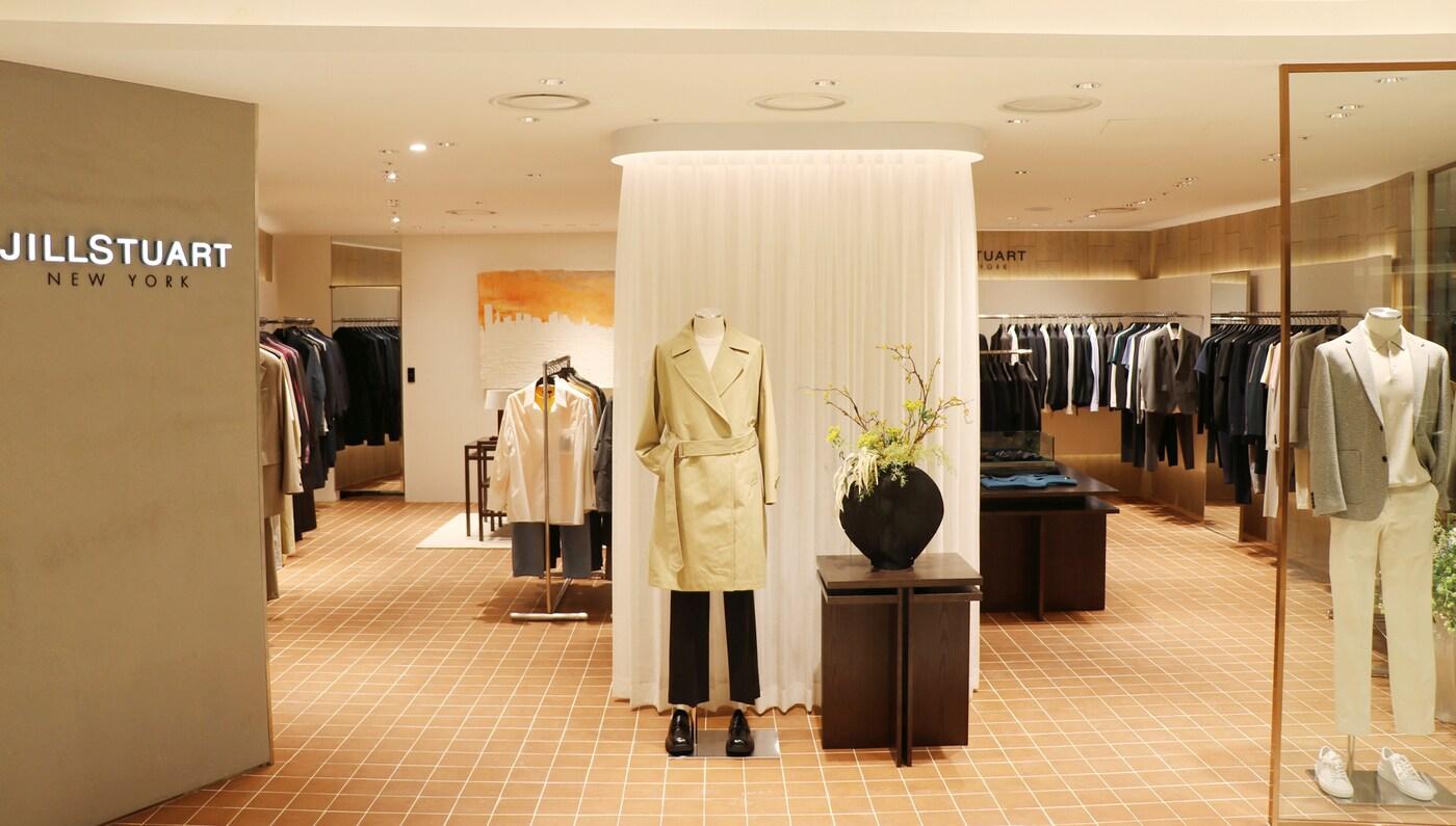 질스튜어트뉴욕(JILLSTUART NEWYORK)은 롯데백화점 잠실점 남성복 매장을 '고객 경험 특화 매장'으로 리뉴얼 오픈했다.(질스튜어트뉴욕제공)