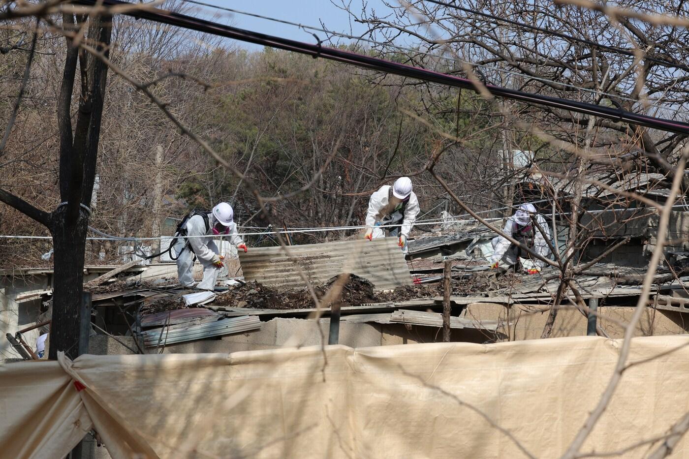 백사마을 석면 제거 작업(노원구 제공)