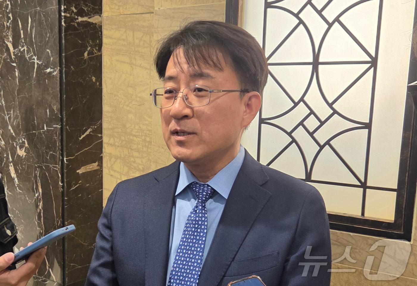 이청 한국디스플레이산업협회 신임 협회장(삼성디스플레이 대표이사 사장)이 14일 한국디스플레이산업협회/연구조합 이사회·정기총회 전 기자들과 만나 질문에 답변하고 있다. 2025.3.14/뉴스1 ⓒ News1 박주평