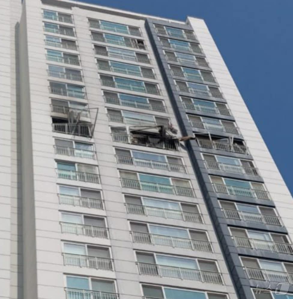 본문 이미지 - 화재 현장. (경기도소방재난본부 제공. 재판매 및 DB 금지) 2025.3.14/뉴스1