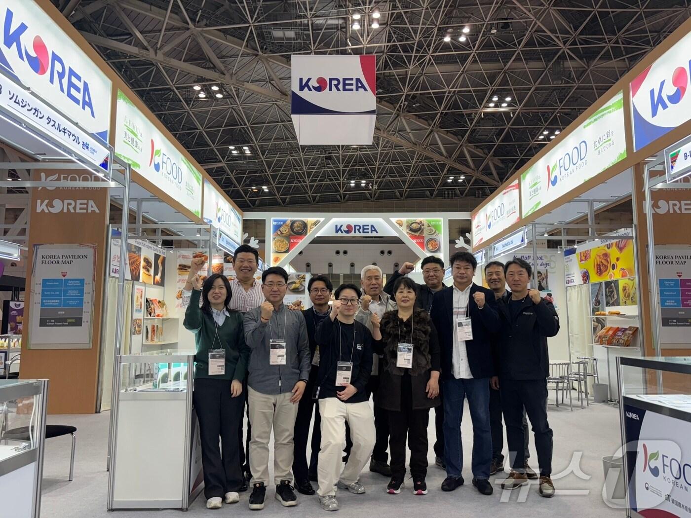 본문 이미지 - 전북자치도 내 식품 기업들이 일본 도쿄에서 열린 식품박람회 '푸덱스 재팬'에 참가한 모습(전북바이오진흥원 제공. 재판매 및 DB금지)