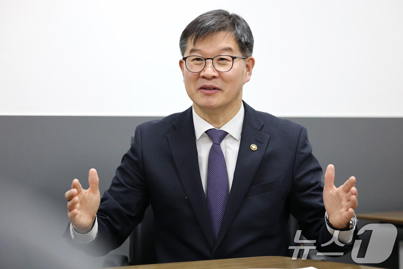 이기일 보건복지부 1차관이 14일 서울 종로구 정부서울청사에서 뉴스1과 인터뷰를 하고 있다. ⓒ News1 임세영 기자