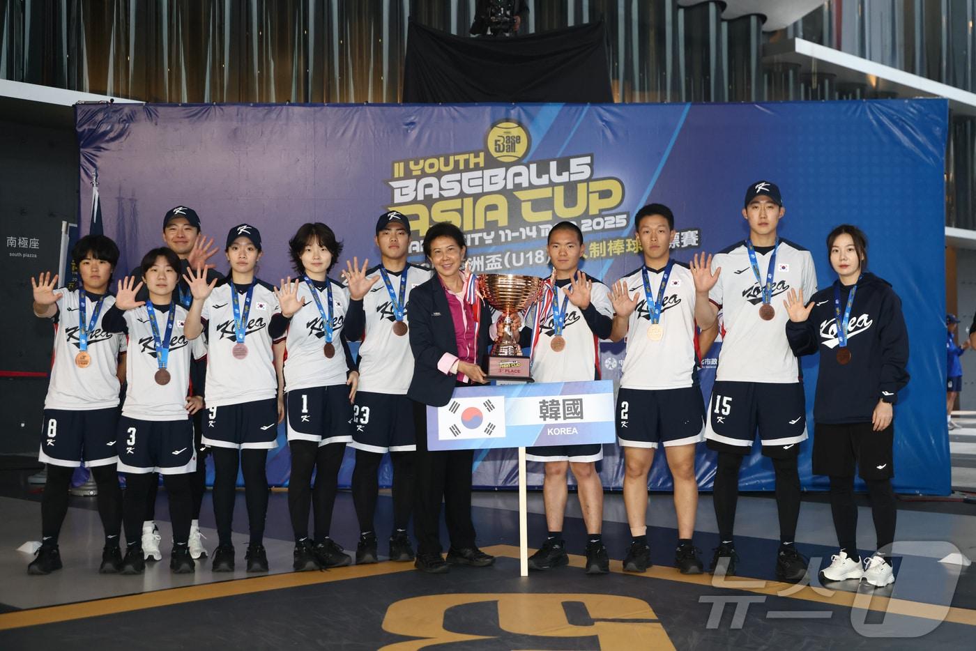 본문 이미지 - U-18 베이스볼5 대표팀이 아시아컵에서 3위를 기록해 멕시코 월드컵 출전권을 획득했다. (대한야구소프트볼협회 제공)