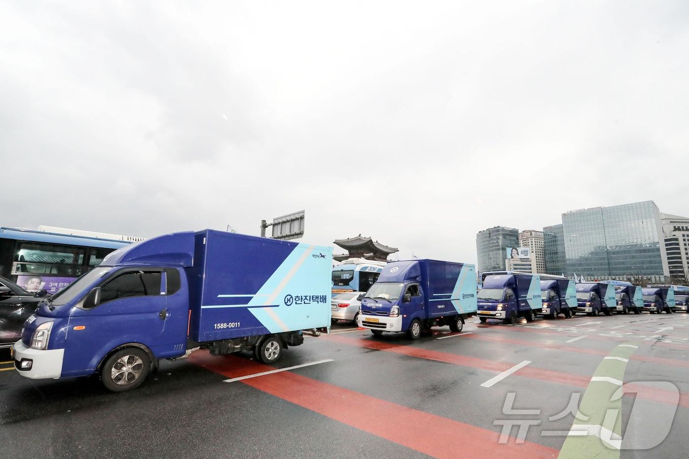 본문 이미지 - 한진이 '2025 서울마라톤' 공식 물류사로 대회 관련 물류를 수행했다. (한진 제공)