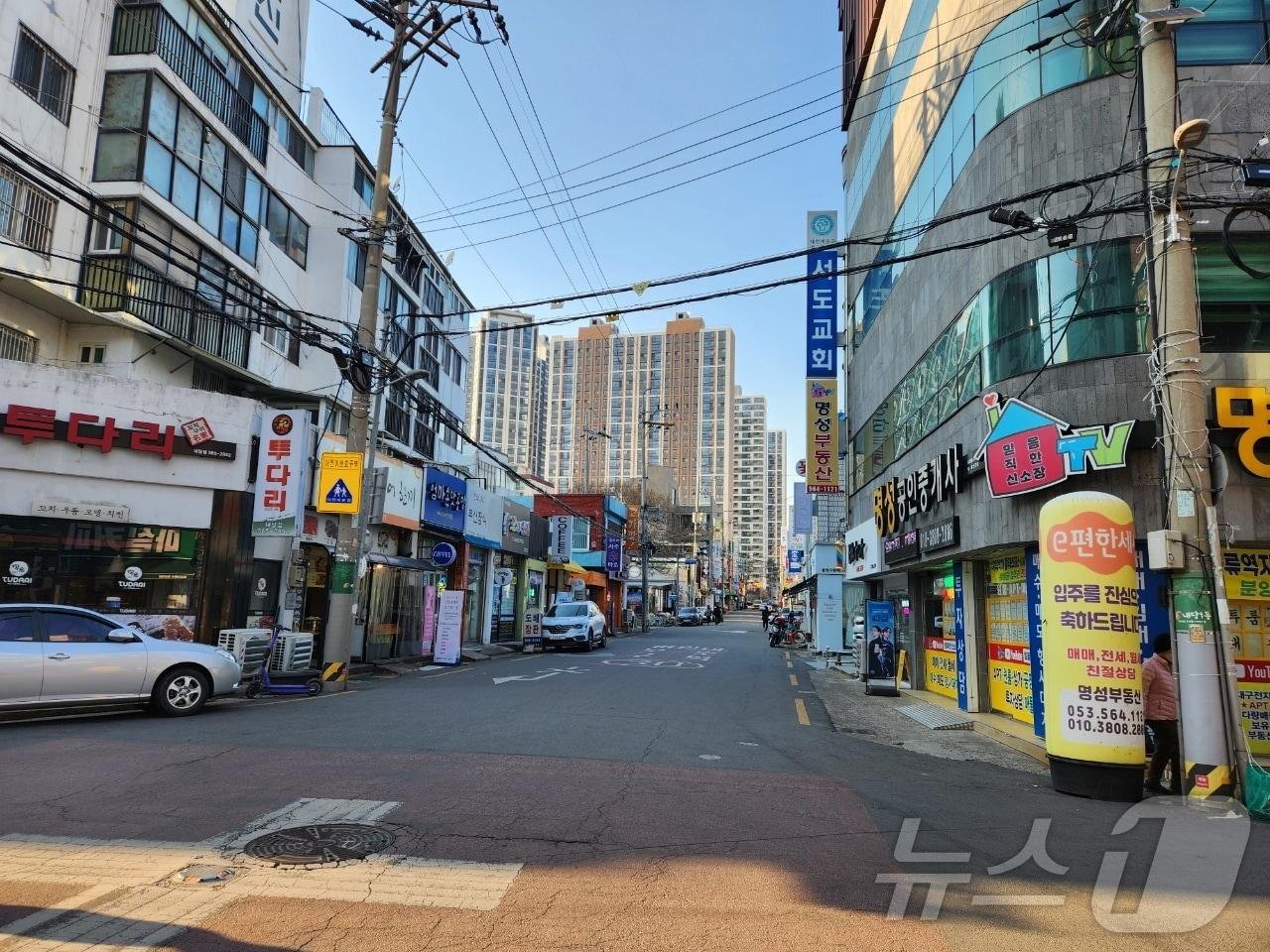 본문 이미지 - 대구시의 골목경제권 활력지원사업에 선정된 서구 내당제일골목.(대구 서구 제공.재판매 및 DB 금지)