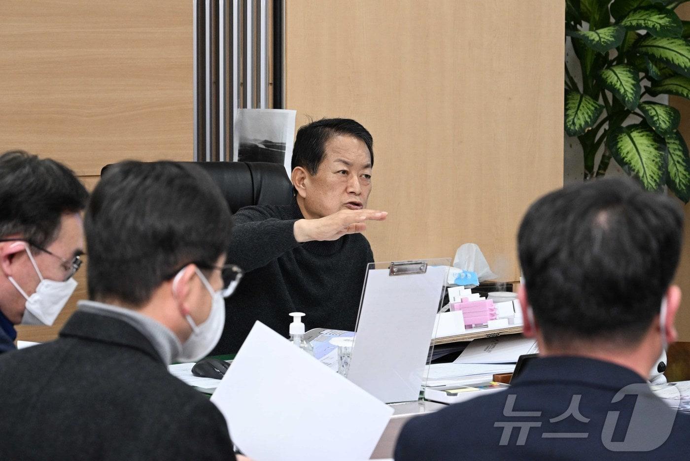 본문 이미지 - 울산 남구가 17일 구청장실에서 옥동 어울림복합센터 건축설계용역 착수보고회를 가졌다.(울산 남구 제공. 재판매 및 DB 금지) /뉴스1