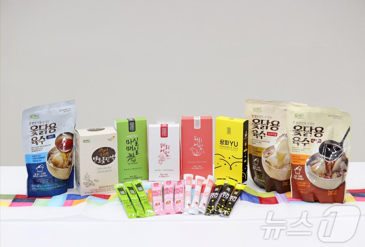 본문 이미지 -  (재)임실치즈엔식품연구소가 개발한 제품들이 태국 방콕을 시작으로 동남아시아 수출 길에 오른다.(임실군제공. 재판매 및 DB금지)2025.3.18/뉴스1