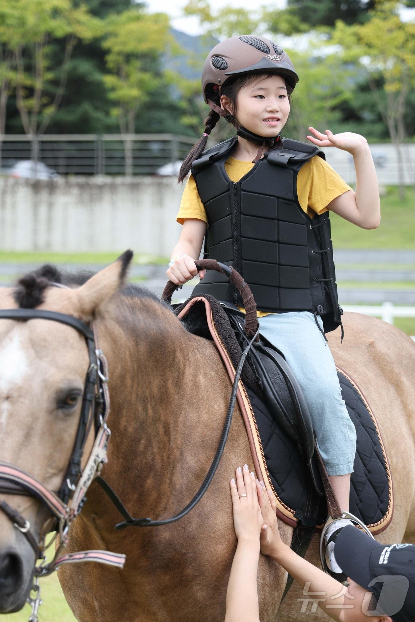 본문 이미지 - 한국마사회가 4월부터 목장 개방 프로그램을 운영한다 (한국마사회 제공)