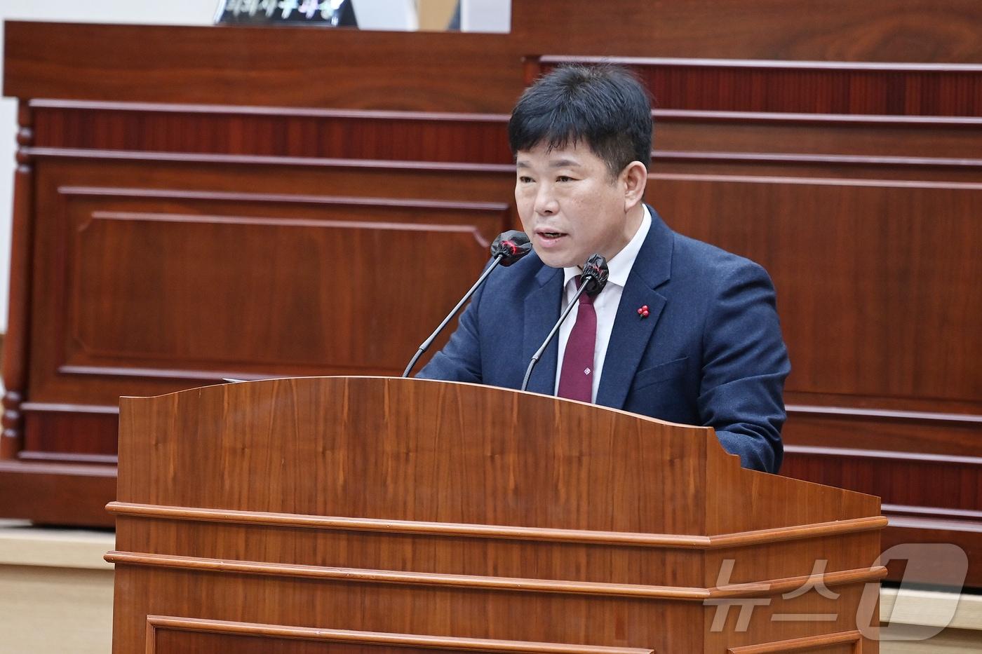 18일 열린 제292회 연천군의회 임시회 본회의장에서 박운서 의원이 '5분 발언'을 하고 있다. (연천군의회 제공, 재판매 및 DB금지)