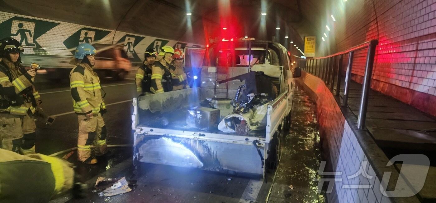 화재현장(인천소방본부 제공.재판매 및 DB금지)