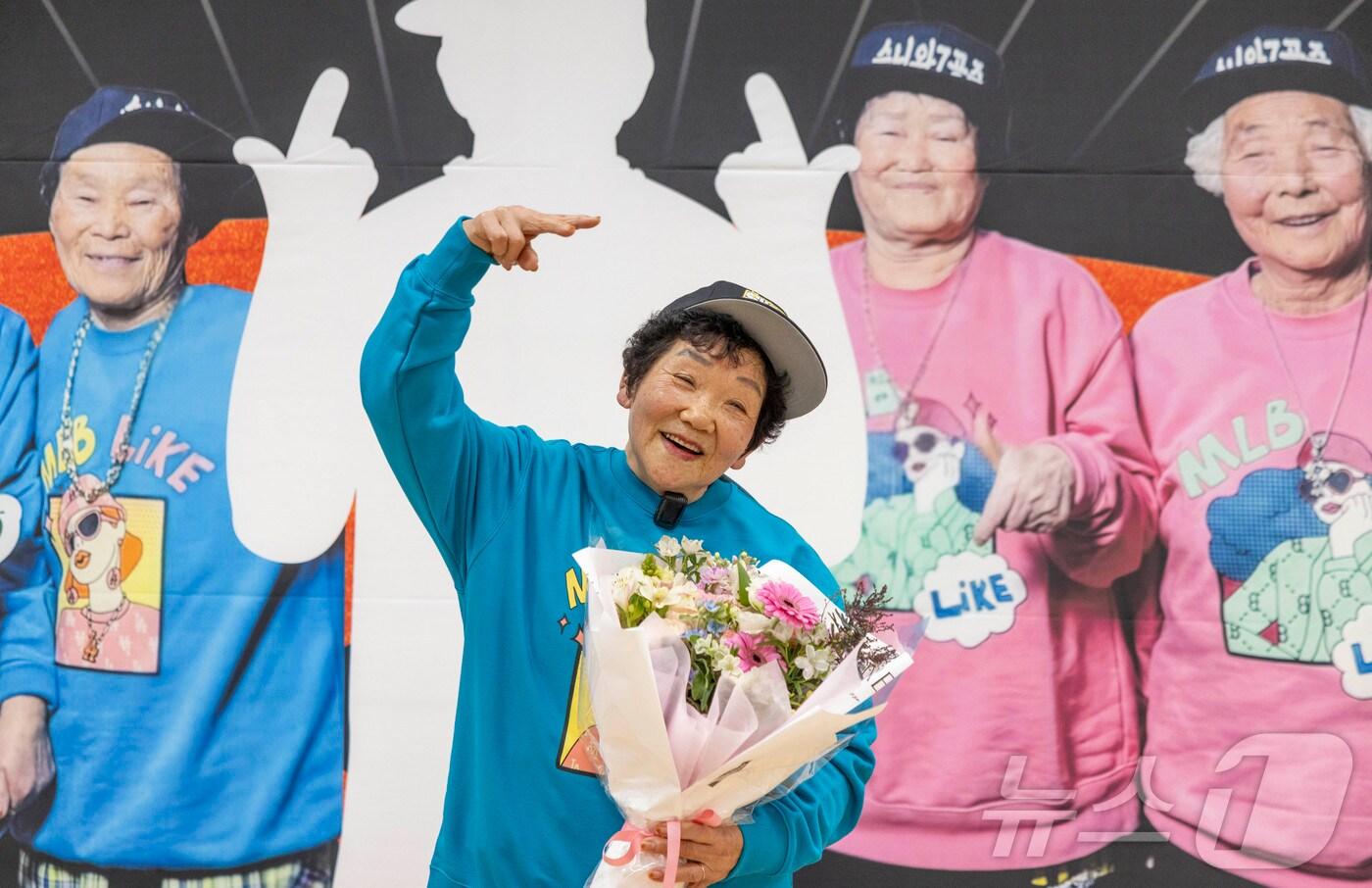 '수니와 칠공주'의 새 멤버로 선발된 이선화(77) 할머니.(칠곡군 제공. 재판매 및 DB 금지)2025.3.18/뉴스1