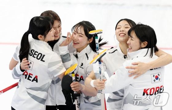 본문 이미지 - 여자 컬링대표팀. /뉴스1 DB ⓒ News1 이승배 기자