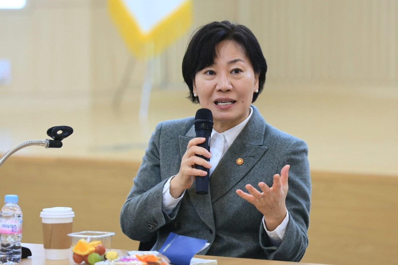 본문 이미지 - 송미령 농림축산식품부 장관은 18일 경기도 포천시에서 열린 언론 간담회에서 발언하고 있다. &#40;농림축산식품부 제공&#41; 2025.03.19 /뉴스1