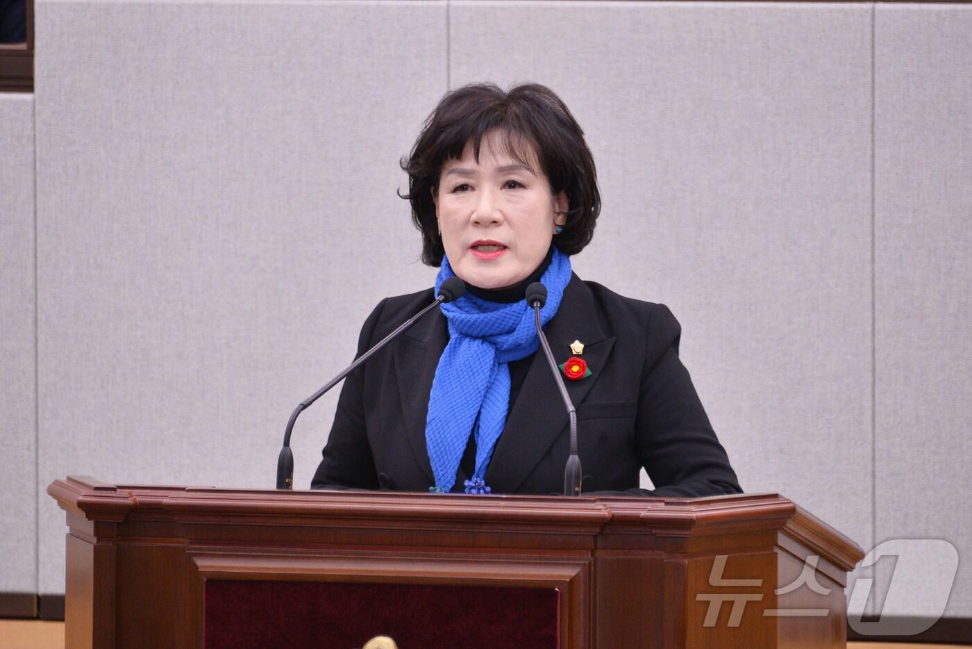 이미경 여수시의원이 19일 시의회 5분 자유발언에서 여순사건 재단 설립을 제안하고 있다.(여수시의회 제공. 재판매 및 DB 금지)