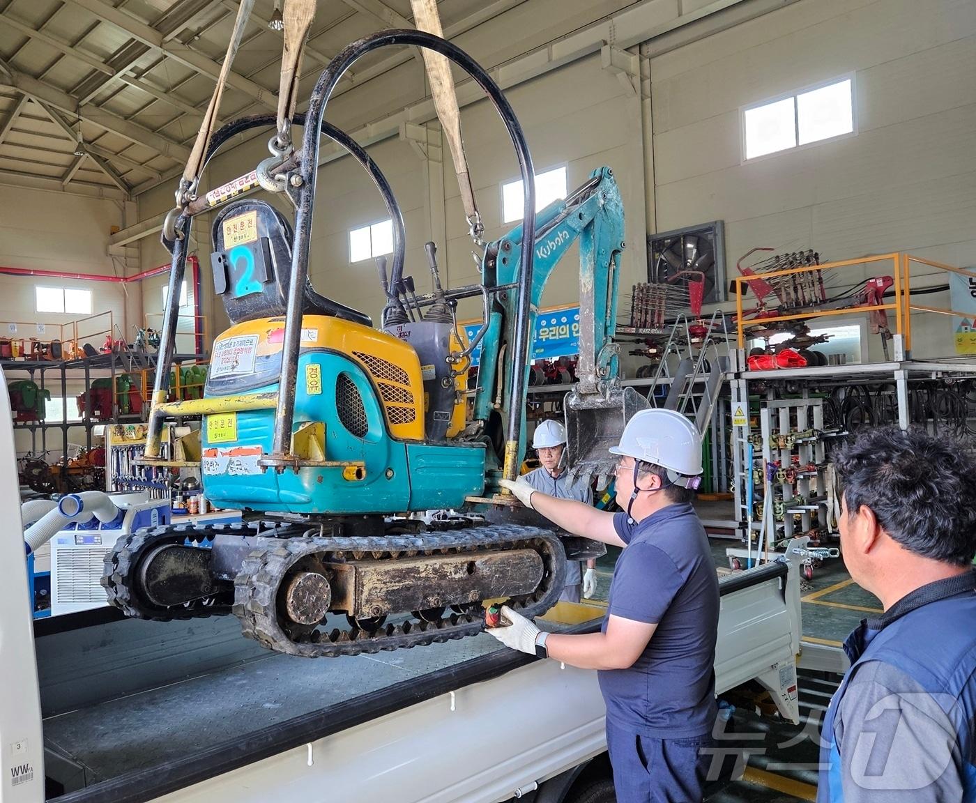 본문 이미지 -  정읍시 농업기술센터가 영농철을 맞아 3월부터 11월까지 본소 농기계임대사업소의 토요일 근무를 실시한다.(정읍시 제공. 재판매 및 DB금지)