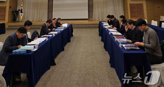 본문 이미지 - 충남도가 '충남 해양수산 미래비전 핵심과제 실행회의'를 진행하고 있다. (충남도 제공. 재판매 및 DB금지) /뉴스1 