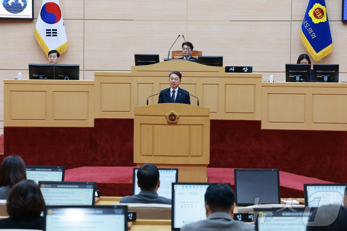 전남도의회 이재태 의원이 결의안에 대한 제안설명을 하고 있다.( 전남도의회 제공, 재판매 및 DB 금지)