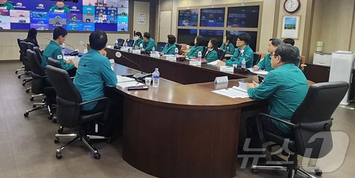본문 이미지 - 대구시는 오는 4월2일까지 해빙기 안전사고 방지를 위해 취약시설 2285곳의 안점점검을 실시한다. 홍성주 재난안전실장이 해빙기 취약시설 안점점검 회의를 주재하고 있다.(대구시 제공. 재판매 및 DB 금지)