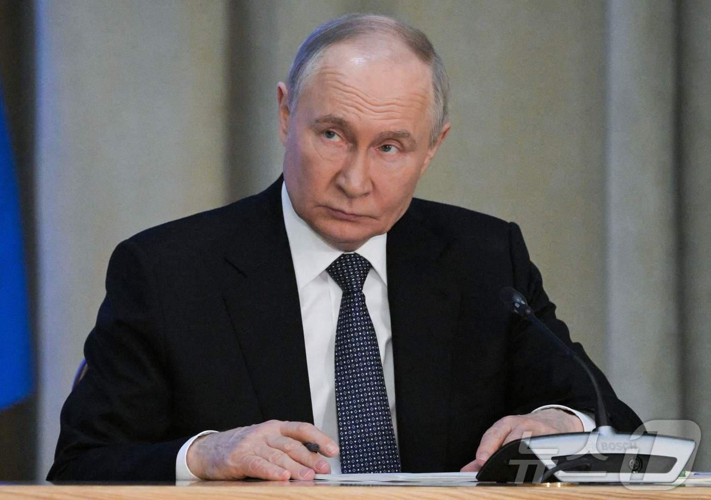 블라디미르 푸틴 러시아 대통령이 19일(현지시간) 모스크바에서 열린 검찰청 간부 회의서 “쿠르스크주 영토를 점령한 우크라이나군을 완전히 제거하는 작전을 완료하고 있다”고 밝히고 있다. 2025.03.20 ⓒ AFP=뉴스1 ⓒ News1 우동명 기자